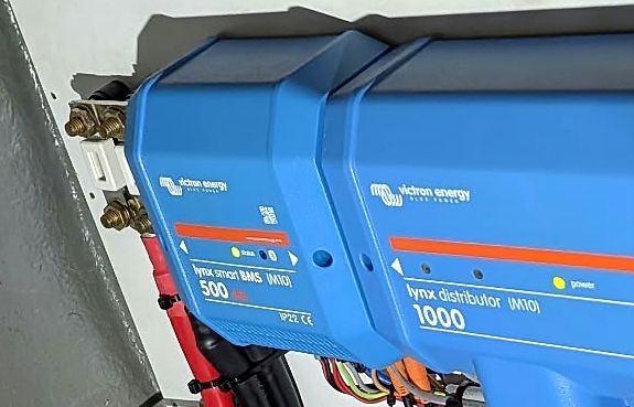 Victron Lynx Smart BMS and Lynx Distributor in the new installation of the Kent 27